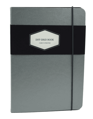 DOT GRID užrašinė Leather touch (pilka perlamutrinė): aukštos kokybės užrašinė su lanksčiu odos imitacijos viršeliu, puslapiais taškeliais, juostele-skirtuku, gumele ir dekoruotais puslapių krašteliais