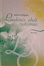 Laukinės obels žydėjimas