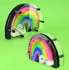 Pin Art „Vaivorykštė“. 3D žaislas, 21 cm