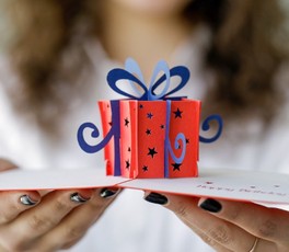 3D iššokantis atvirukas  „Birthday Gift Box“