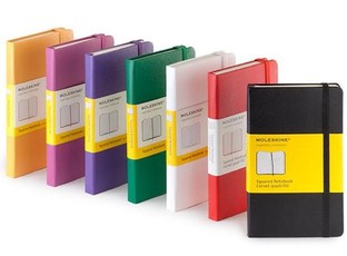 Knygelė Moleskine Coloured Classic, langeliais, purpurinės sp. viršelis, 13x21 cm