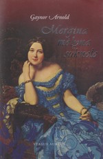 Mergina mėlyna suknele