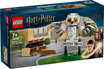 LEGO Harry Potter Hedwig at 4 Privet Drive