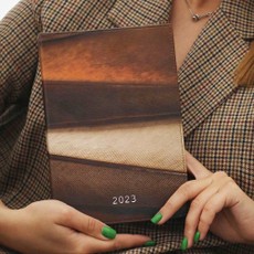 Darbo knyga kietu eko odos viršeliu MINČIŲ SPARNAI 2023 (A5)