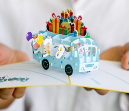 3D iššokantis atvirukas „Party Bus“