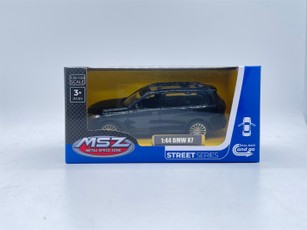 MSZ Automobilis BMW X7, skalė 1:44