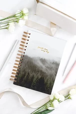 Taškuota užrašinė kietu viršeliu „Miškas“