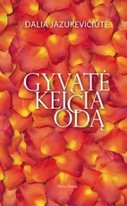 Gyvatė keičia odą