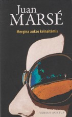 Mergina aukso kelnaitėmis