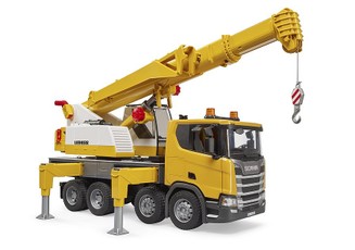 Scania Super 560R sunkvežimis su Liebherr kranu