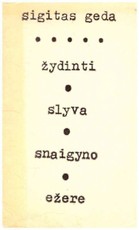 Žydinti slyva snaigyno ežere