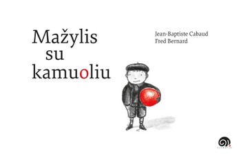 Mažylis su kamuoliu