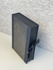 Knygos.lt PREMIUM dovanų dėžutė MANDALA (vienai knygai)