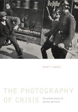 Photography of Crisis Hb